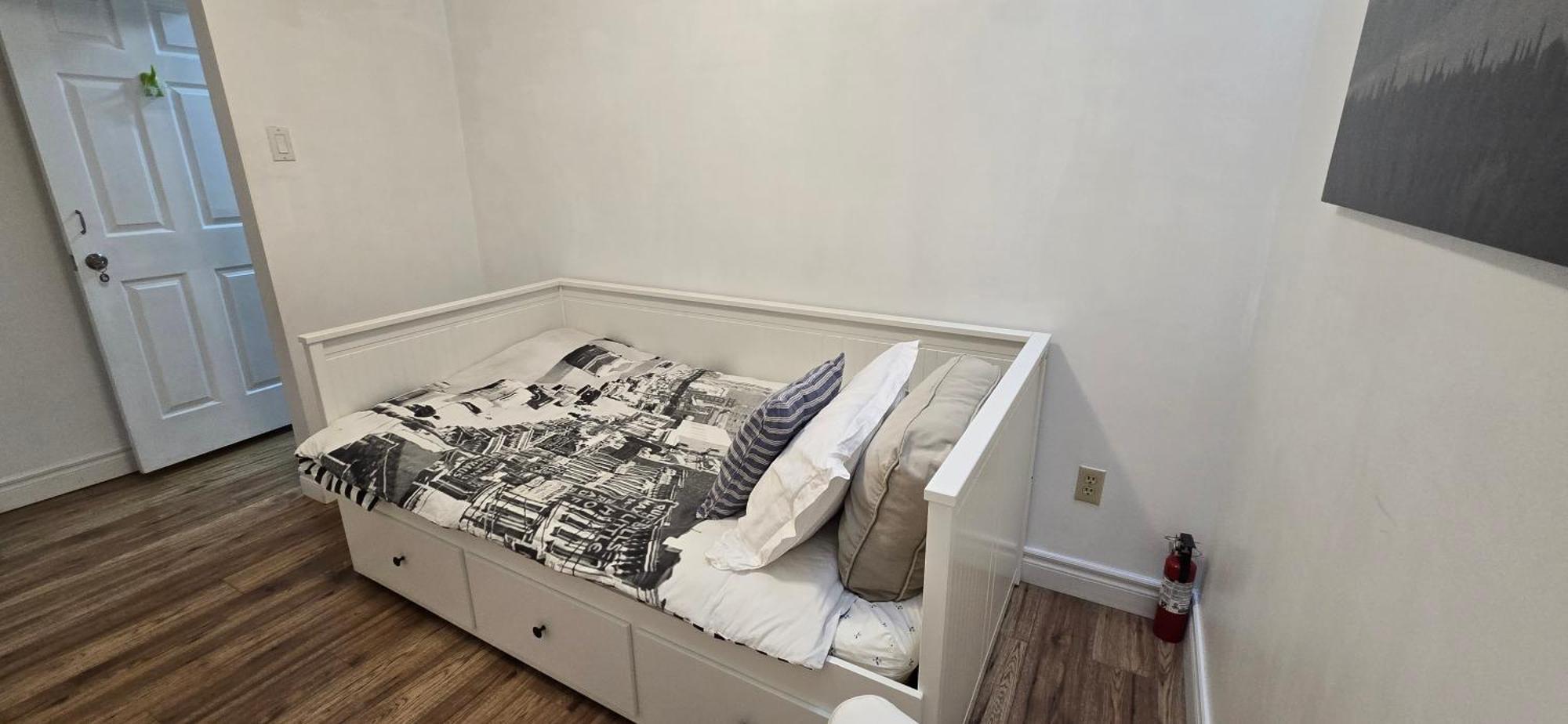 Margie Townhome Suites Toronto Room photo